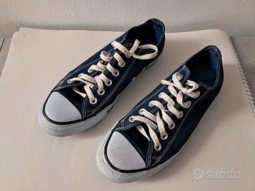 Converse Blu.