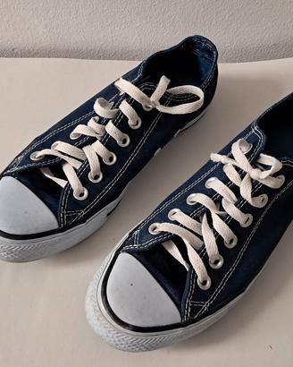Converse Blu.