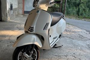 Piaggio Vespa 300 GTS Super - 2023