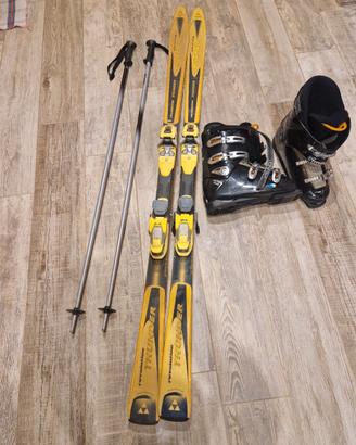 Sci scarponi e bacchette uomo ragazzo