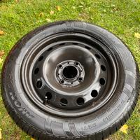 Gomme estive complete di cerchioni montate su C3