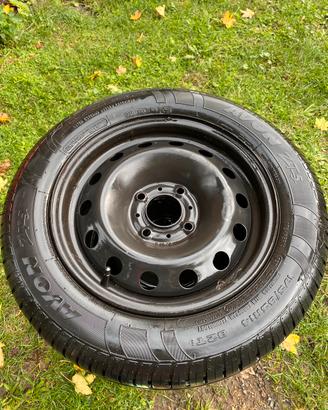 Gomme estive complete di cerchioni montate su C3