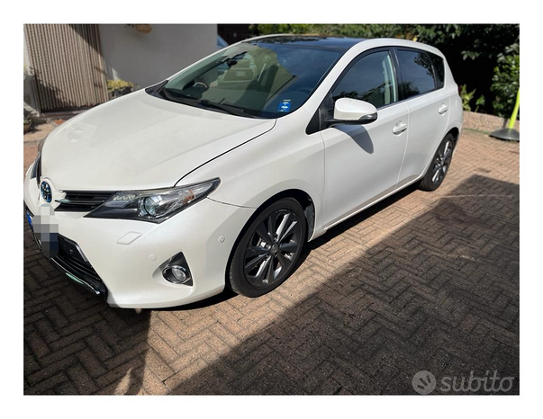 Totoya Auris 01/2013