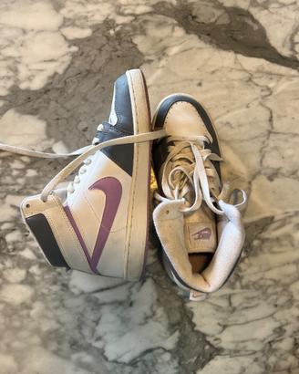Sneakers Nike alte bianco/blu con Swoosh viola
