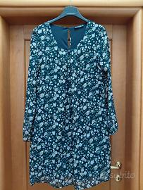 abito con fantasia floreale