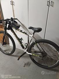 Mountain bike carbonio 