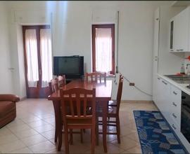 Appartamento arredato vicino al mare