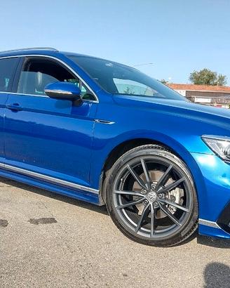 Passat Variant 2.0 TDI  2x R-Line + Pelle + Matrix