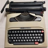 Olivetti Lettera 12 macchina da scrivere custodia