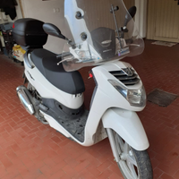 Scooter Peugeot 200