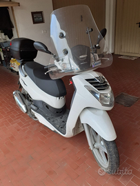 Scooter Peugeot 200