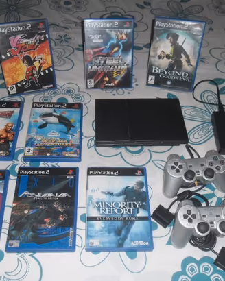PLAYSTATION 2 SLIM COMPLETA DI GIOCHI E ACCESSORI