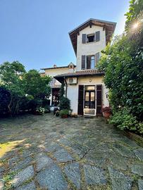 Villa o villino Mortara [SF535VRG]