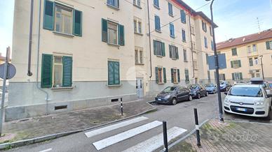 3 LOCALI A VENARIA REALE