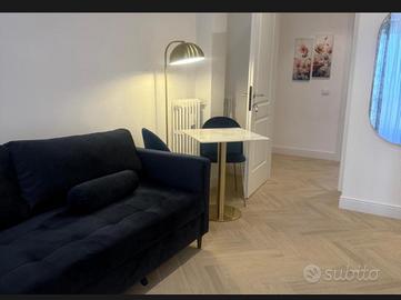 Divano con letto estraibile alto