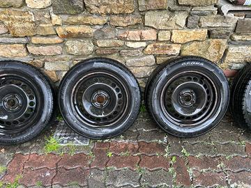 Cerchi ferro opel corsa D 6x15 ET 39 4 fori