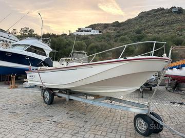 Boston Whaler Outrage V20