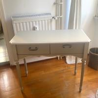 Comò in legno shabby chic