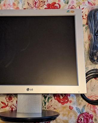 monitor lg 17 pollici con cavi