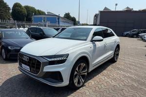 AUDI Q8 45 TDI quattro tiptronic Sport