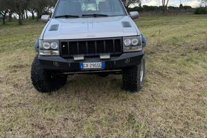 Jeep Grand Cherokee 6000 benzina