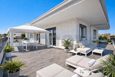 Recente attico su unico livello con ampio terrazzo
