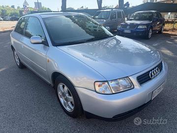 AUDI A3 145,580km 1.6 cat 3p. Ambiente Stupenda