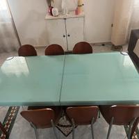 Tavolo in cristallo e 6 sedie