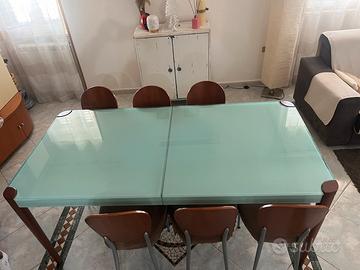 Tavolo in cristallo e 6 sedie