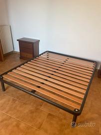 Base letto matrimoniale con doghe in legno