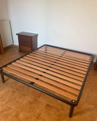 Base letto matrimoniale con doghe in legno