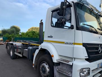 Mercedes 2533 scarrabile