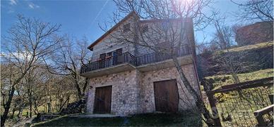 GIANO DELL'UMBRIA - MONTE MARTANO: CASA SINGOLA IM
