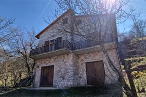 GIANO DELL'UMBRIA - MONTE MARTANO: CASA SINGOLA IM