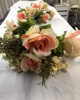 Bouquet di Rose Bianche e Rosa Artificiali  10 a m