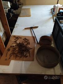 Trapano chiodi serrature chiavi  antiche