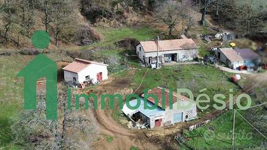Villa di 253 m² con 2 locali e box auto a Picerno