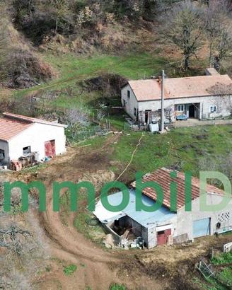 Villa di 253 m² con 2 locali e box auto a Picerno