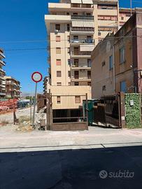 Ampio box auto soppalcato di 39 mq - via giafar