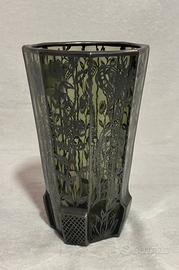 Vaso in vetro con decorazioni in argento