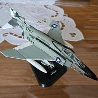 aereo F4 J Phantom 2 modellino