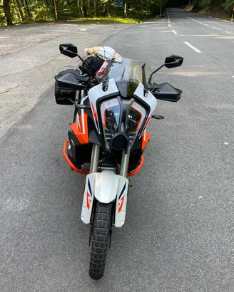 KTM 1290 R  SUPER ADVENTURE  