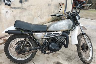 Suzuki TS 250 2 tempi del 1977, privo di documenti