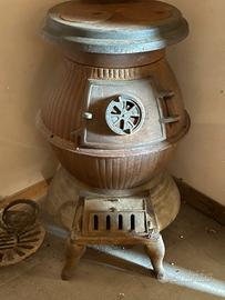 Antica stufa a legna ghisa vintage