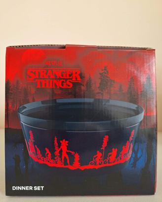 Dinner Set Stranger Things Conad