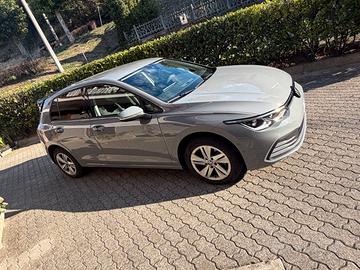 Volkswagen Golf 8 versione 1.5 TSI ACT 131 CV Life