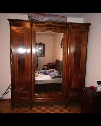 mobili stile classico 