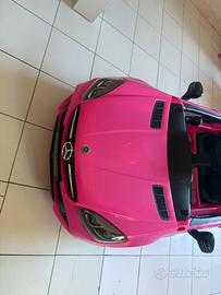 Macchina mercedes per bambina