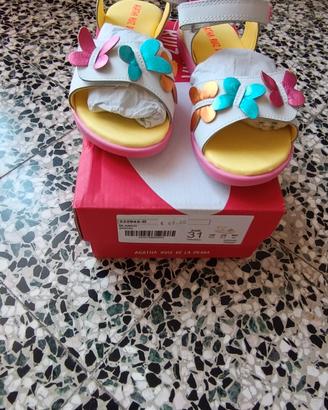 Sandali nuovi bambina ,misura 31, prezzo 45€
