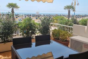 Appartamento fronte mare